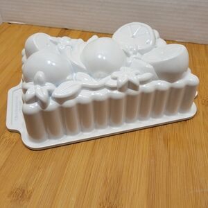 Nordic Ware Citrus Lemon Loaf 3D Cake Pan 6 cups